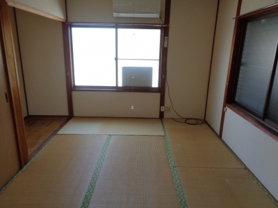 旭町　貸家